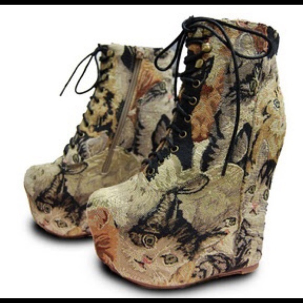 Jeffrey Campbell damsel cat tapestry wedge